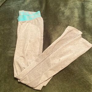 Gym shark leggings size small